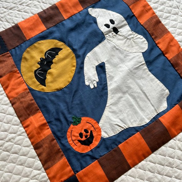 Halloween Applique, Embroidery, and Patchwork Lap Quilt - Picture 6 of 15